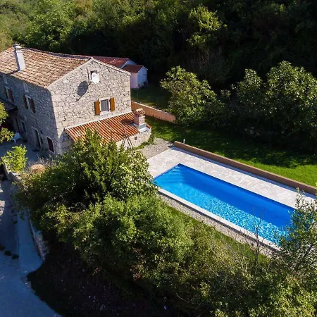 Kozljak, For 10 People, Pool Hébergement de vacances *